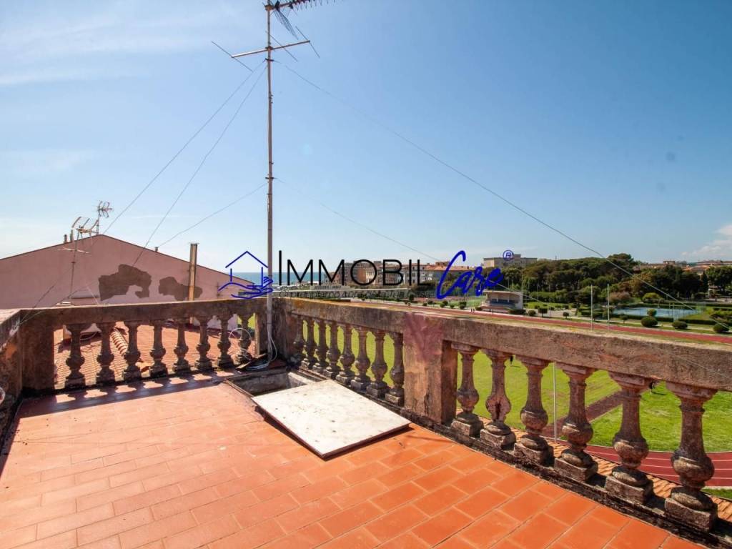 appartamento in vendita a Livorno in zona Lungomare