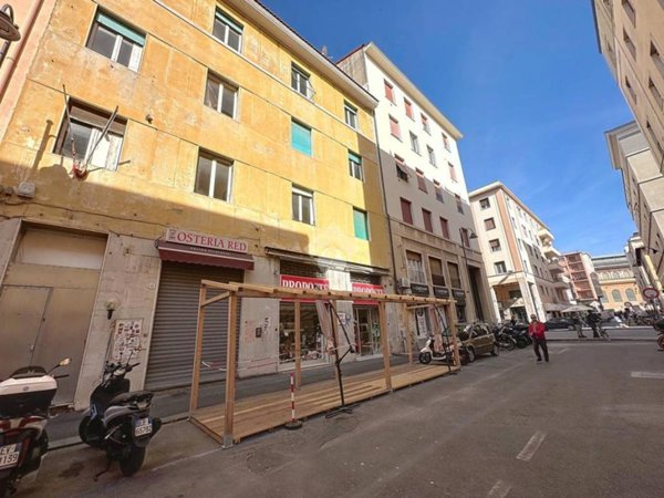 negozio in vendita a Livorno in zona Centro Città