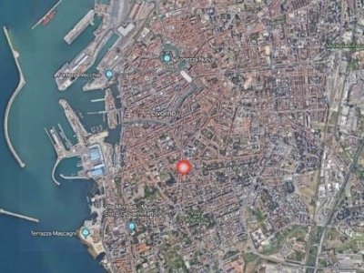 locale commerciale in vendita a Livorno