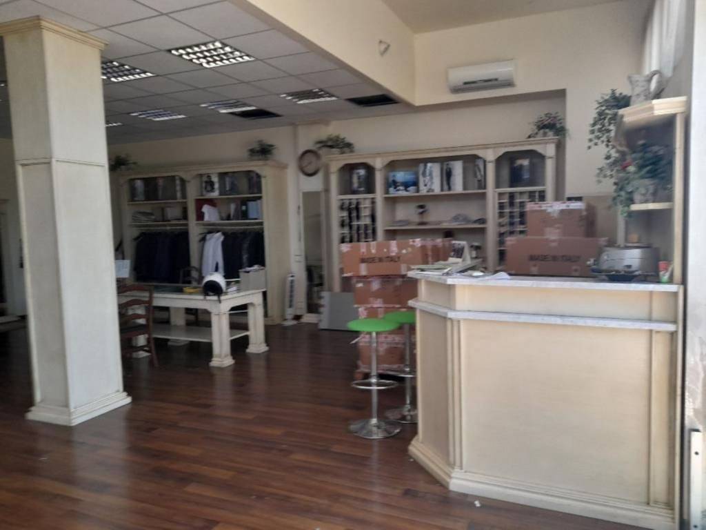 locale commerciale in vendita a Livorno in zona Ospedale