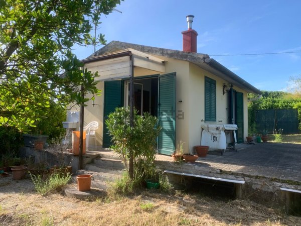 appartamento in vendita a Livorno in zona Padula