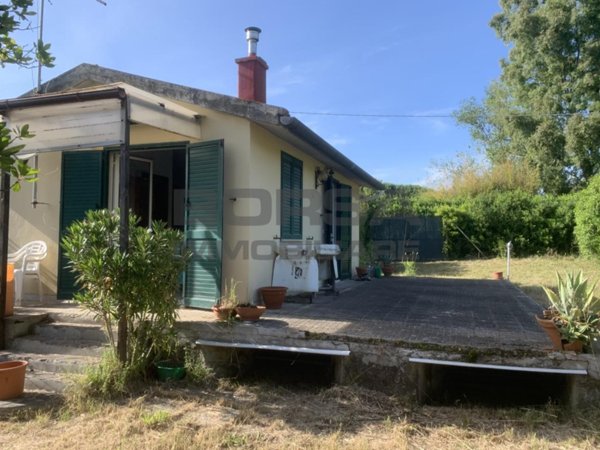 casa indipendente in vendita a Livorno in zona Padula