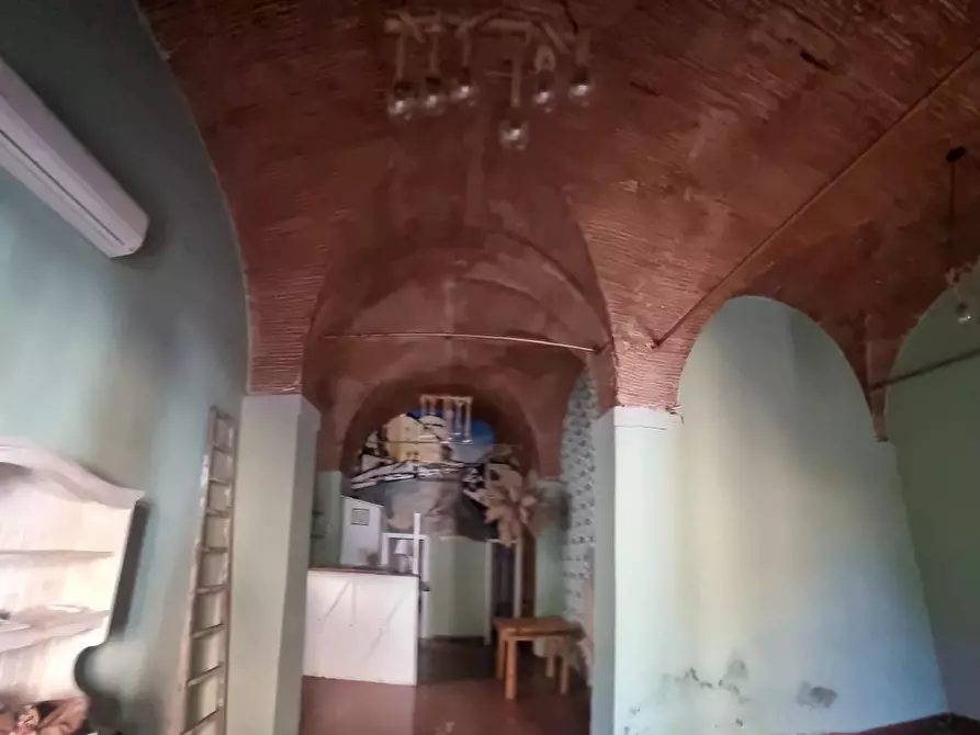 locale commerciale in vendita a Livorno