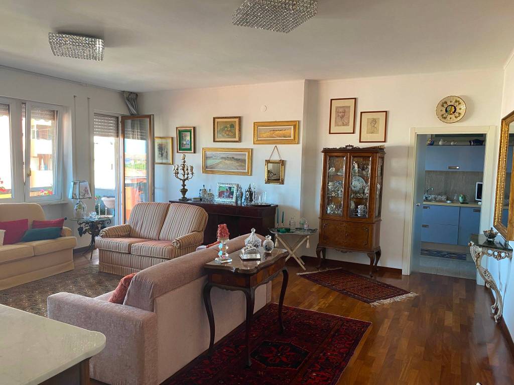 appartamento in vendita a Livorno in zona Lungomare