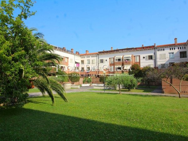 appartamento in vendita a Livorno in zona Collinaia