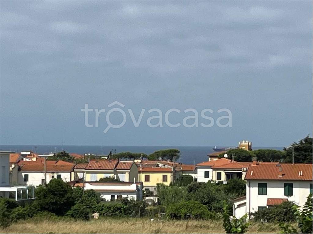 appartamento in vendita a Livorno in zona Antignano