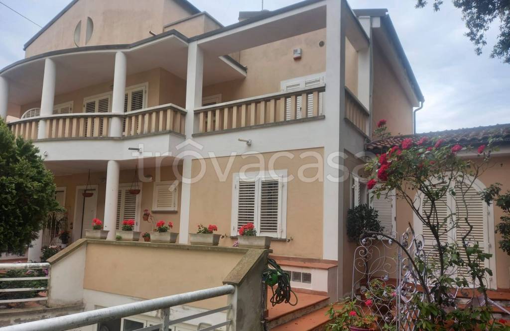 casa indipendente in vendita a Livorno
