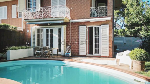 casa indipendente in vendita a Livorno in zona Montenero