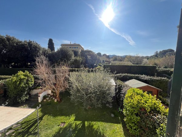 appartamento in vendita a Livorno in zona Montenero