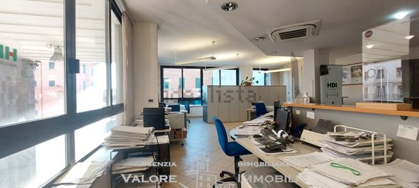 ufficio in vendita a Livorno in zona Centro Città