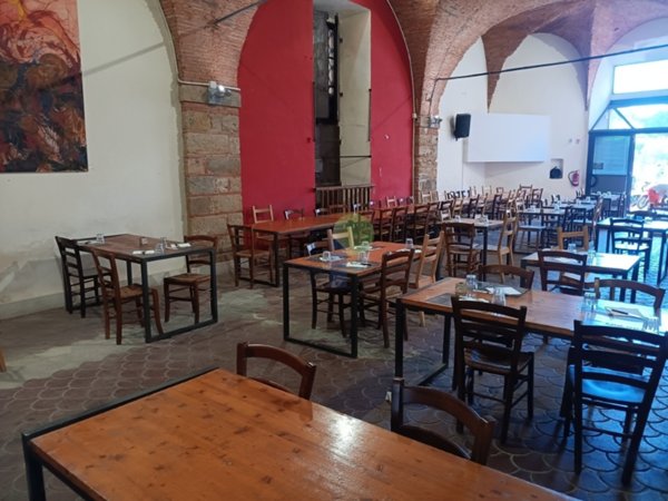 negozio in vendita a Livorno in zona Centro Città