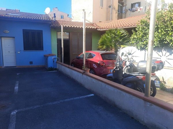 casa indipendente in vendita a Livorno