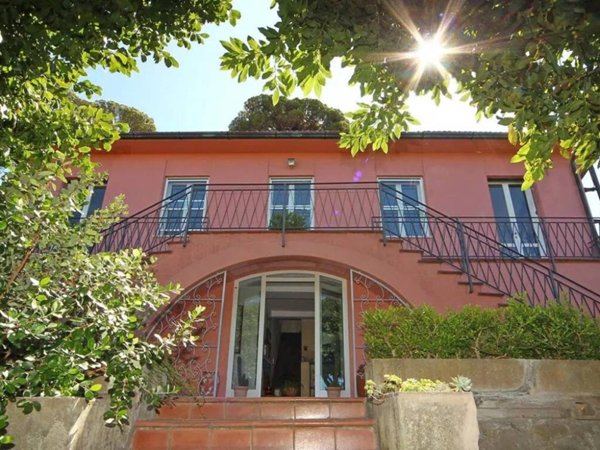 casa indipendente in vendita a Livorno in zona Montenero