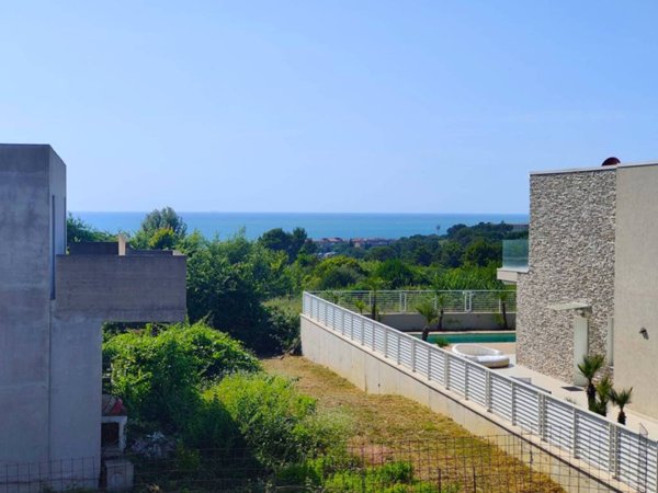 casa indipendente in vendita a Livorno in zona Montenero