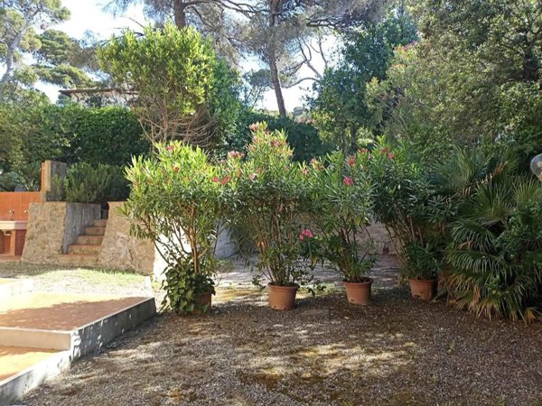 casa indipendente in vendita a Livorno in zona Quercianella