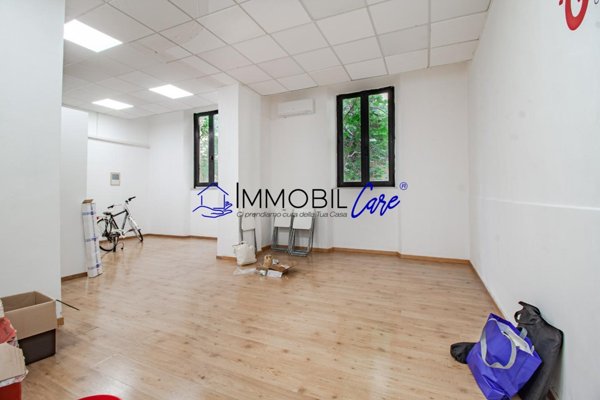 locale commerciale in vendita a Livorno in zona Centro Città