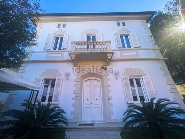 casa indipendente in vendita a Livorno in zona Antignano