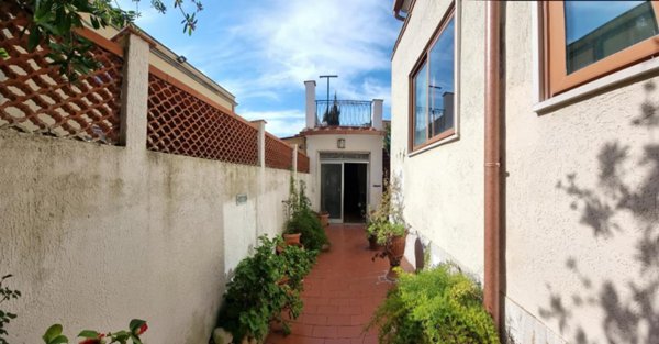 casa indipendente in vendita a Livorno in zona Stazione