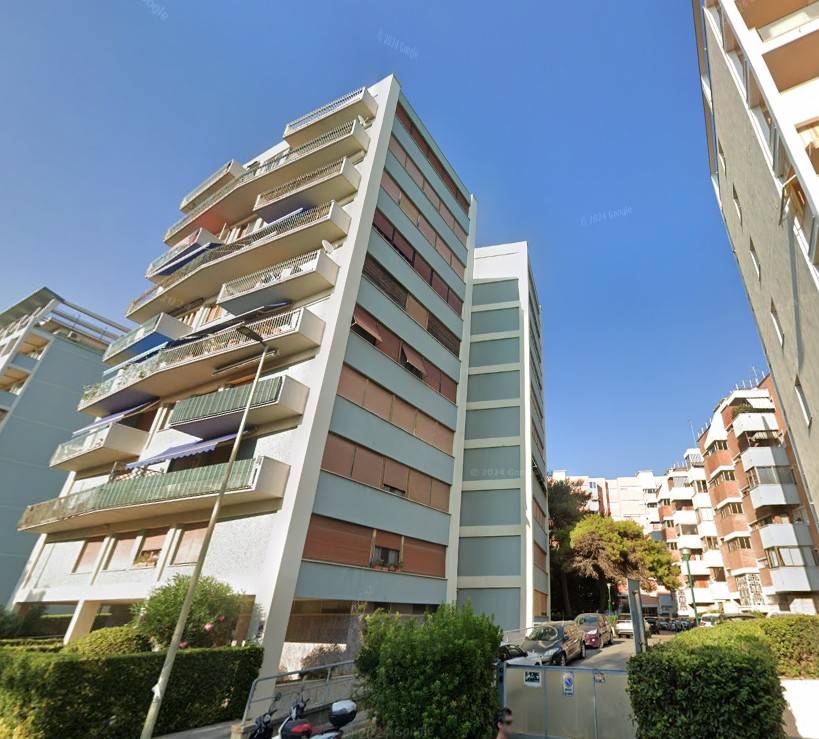 locale commerciale in vendita a Livorno in zona Centro Città