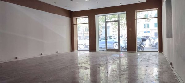 negozio in vendita a Livorno in zona Centro Città