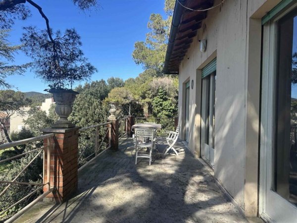 casa indipendente in vendita a Livorno in zona Quercianella