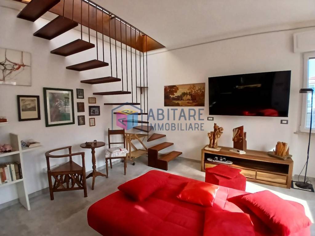 casa indipendente in vendita a Livorno in zona Stazione