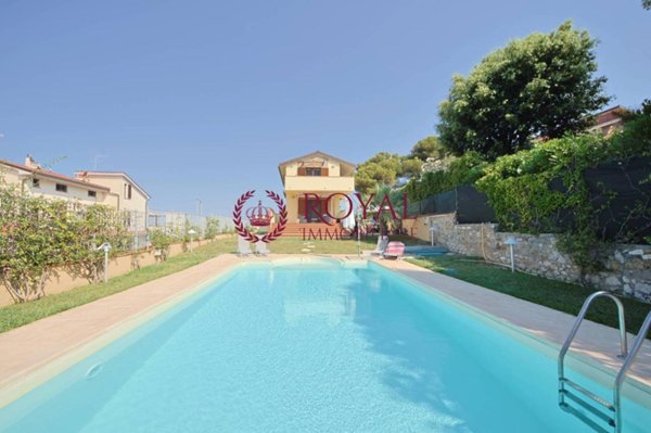casa indipendente in vendita a Livorno in zona Montenero