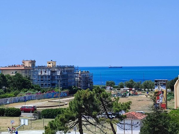 appartamento in vendita a Livorno in zona Montenero