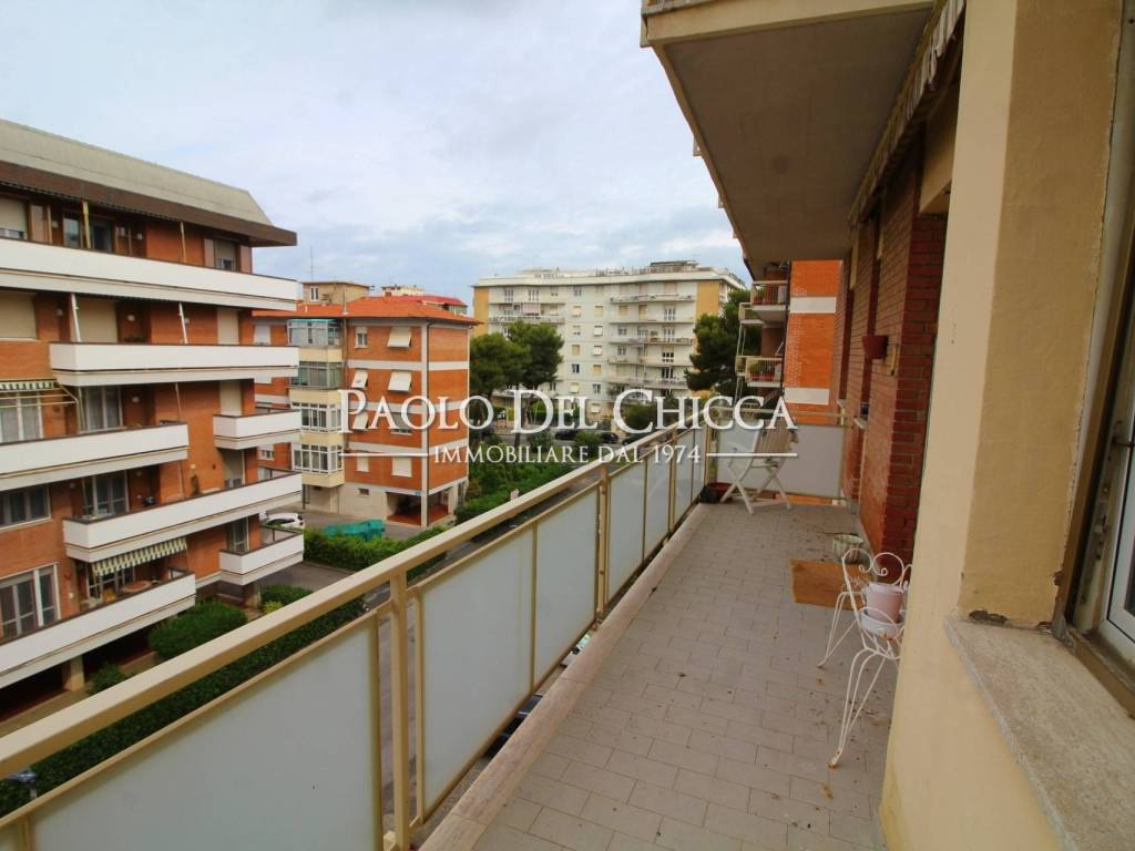 appartamento in vendita a Livorno in zona Ardenza