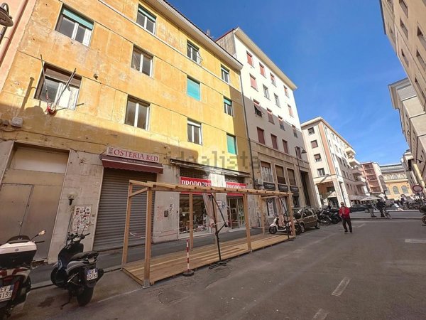 negozio in vendita a Livorno in zona Centro Città