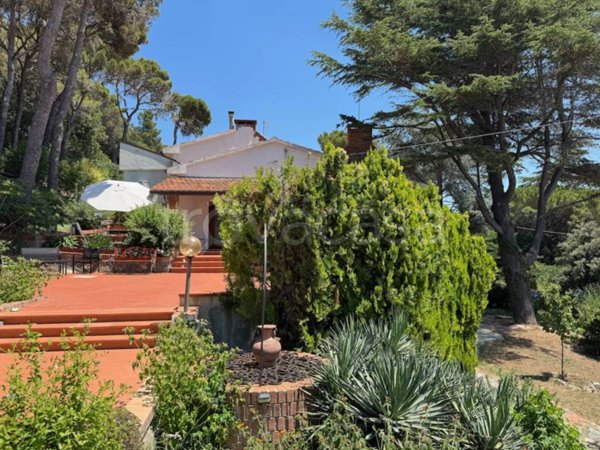 casa indipendente in vendita a Livorno in zona Quercianella