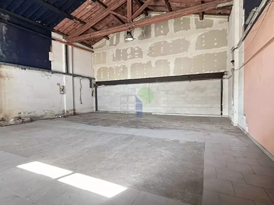 locale di sgombero in vendita a Livorno