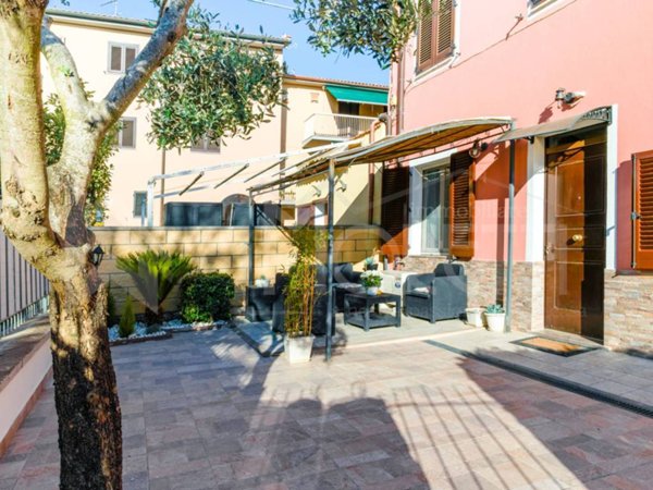 appartamento in vendita a Livorno in zona Collinaia