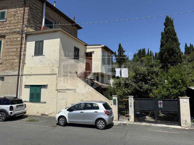 appartamento in vendita a Livorno in zona Collinaia
