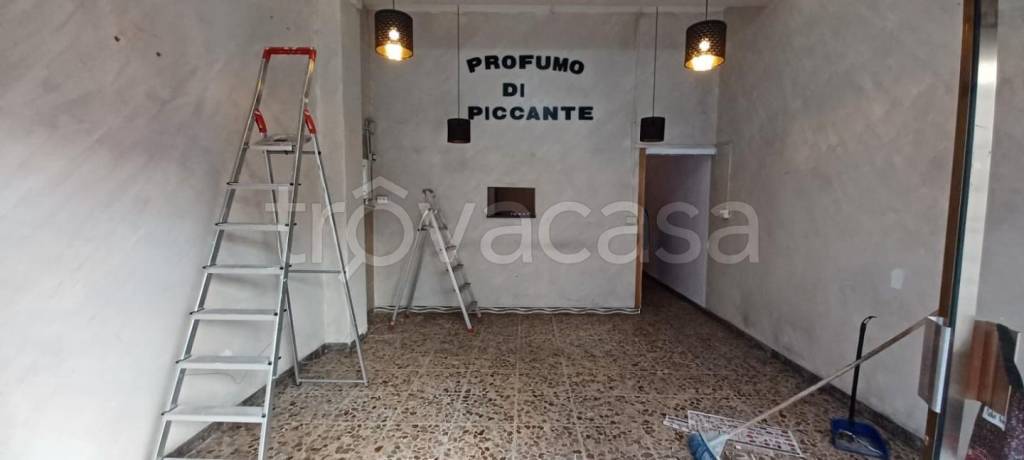 negozio in vendita a Livorno in zona Centro Città