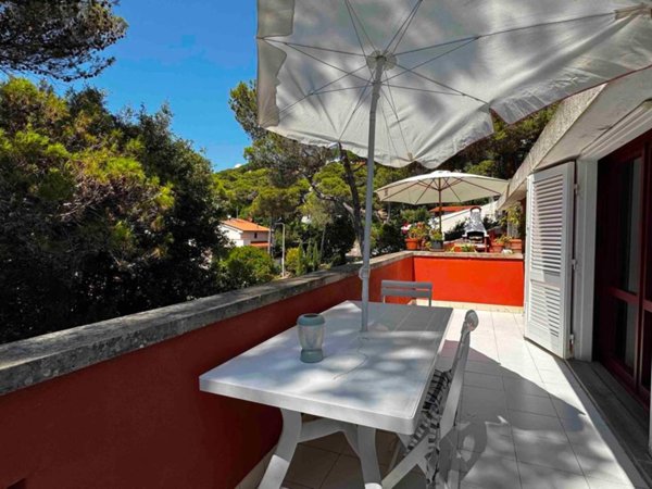 appartamento in vendita a Livorno in zona Montenero