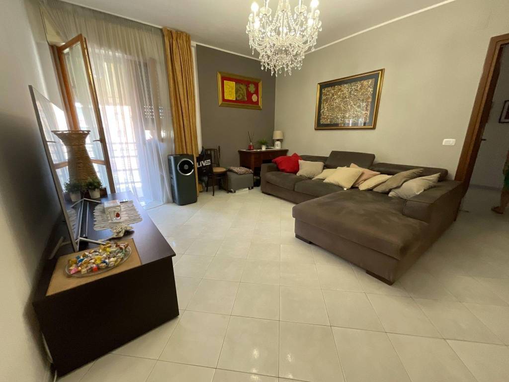 appartamento in vendita a Livorno in zona Collinaia