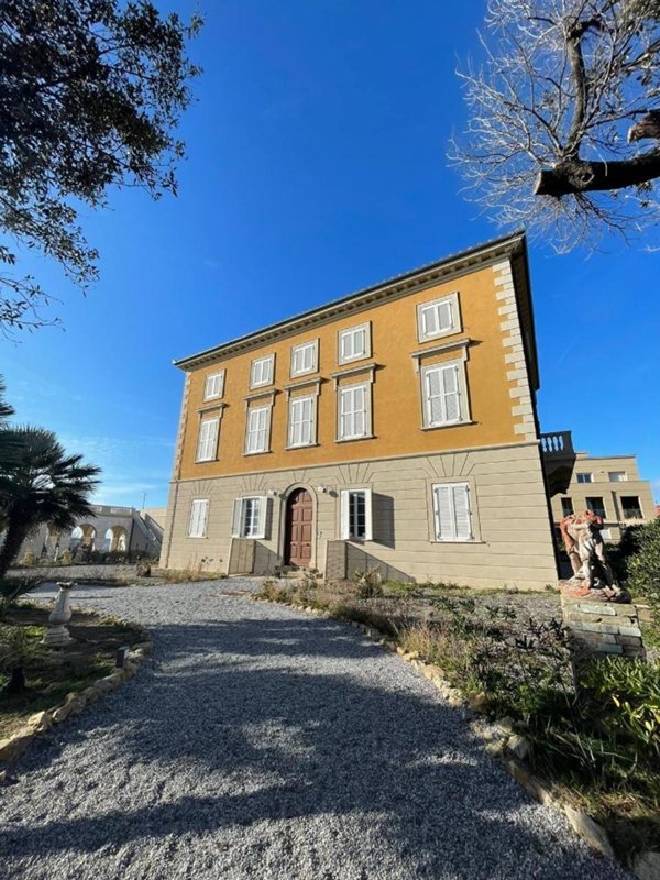 appartamento in vendita a Livorno in zona Antignano