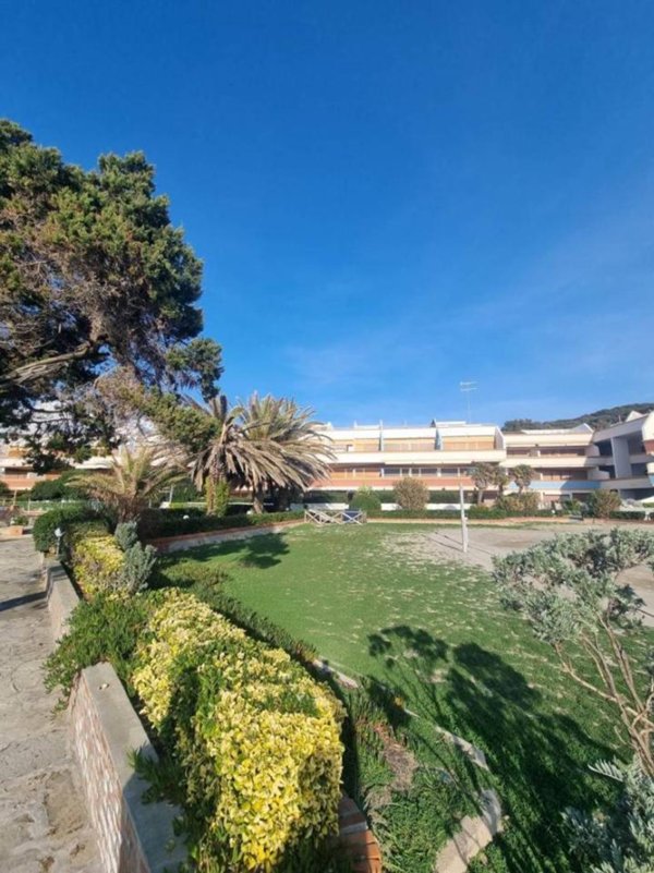 appartamento in vendita a Livorno in zona Quercianella