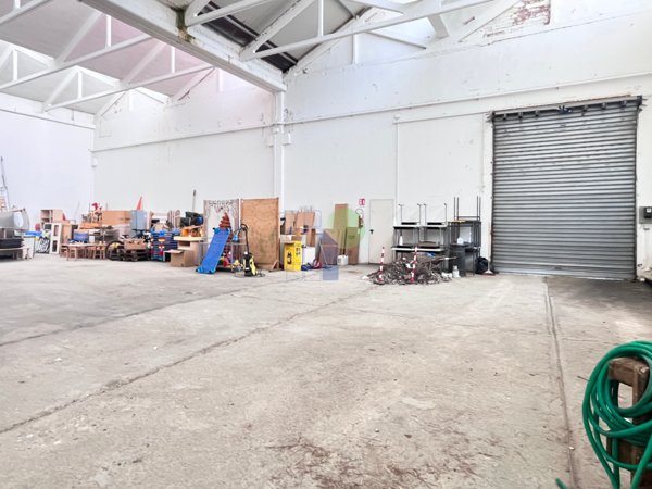 locale di sgombero in vendita a Livorno