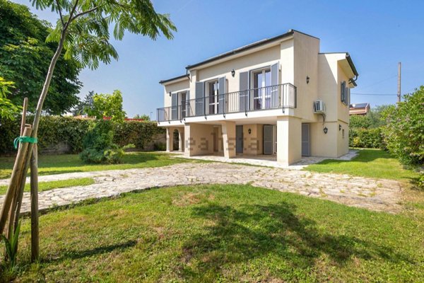 casa indipendente in vendita a Livorno