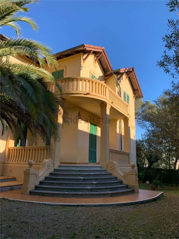 casa indipendente in vendita a Livorno in zona Quercianella