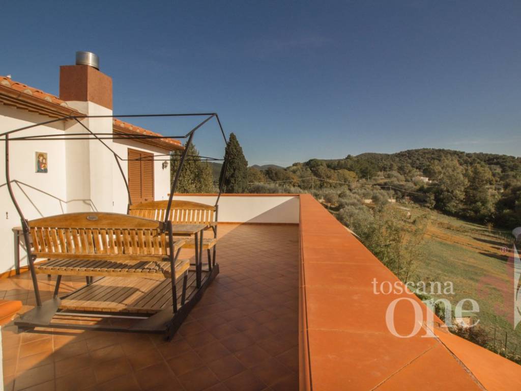 casa indipendente in vendita a Livorno in zona Collinaia