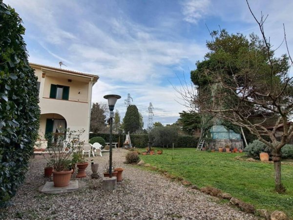 appartamento in vendita a Livorno in zona Padula