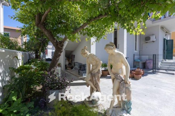 appartamento in vendita a Livorno in zona Ospedale