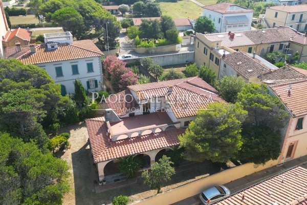casa indipendente in vendita a Livorno in zona Antignano