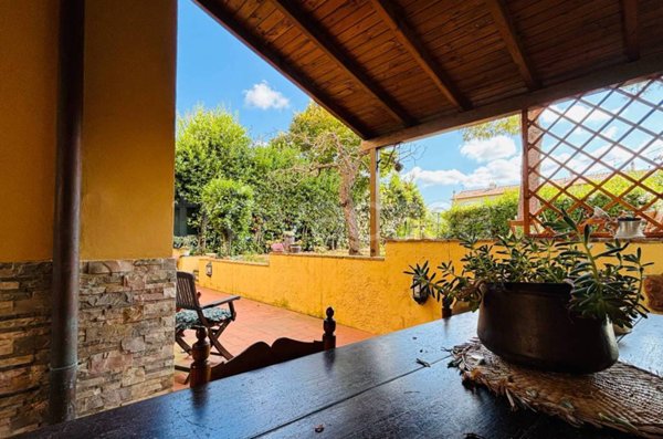 casa indipendente in vendita a Livorno in zona Montenero