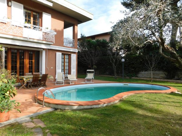 casa indipendente in vendita a Livorno in zona Limoncino