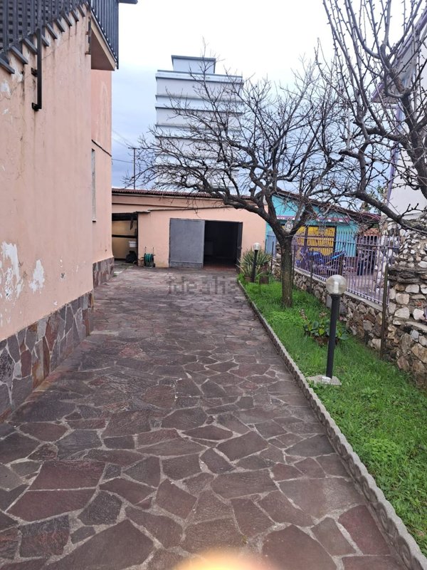 appartamento in vendita a Livorno in zona La Leccia