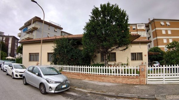 casa indipendente in vendita a Livorno in zona Ardenza